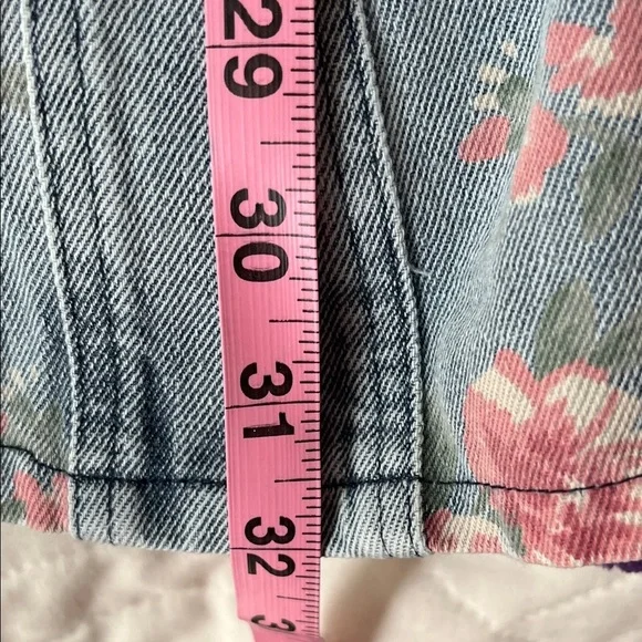 BiBi Denim Jacket Shacket with Pink Floral Design NWOT - Picture 9 of 11